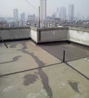 沅陵漏水维修 楼顶漏水是什么原因，楼顶漏水维修方法是什么?